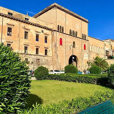 Pellegrino Centro شقة